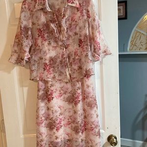 Size 12 K petite super cute summer dress wear with or with out cover